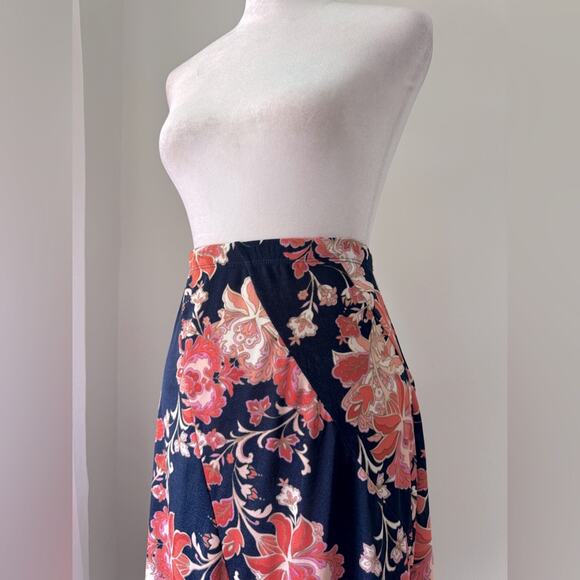 Jaclyn Smith Navy Blue & Pink Floral Print Lightweight Stretch Knee Length Skirt - Picture 4 of 9